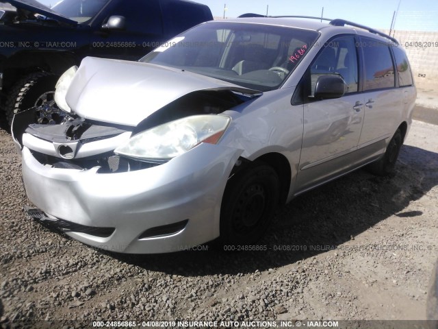 5TDZK23C58S196867 - 2008 TOYOTA SIENNA CE/LE SILVER photo 2