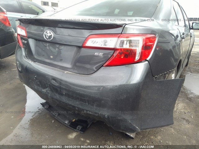 4T1BF1FK7EU776580 - 2014 TOYOTA CAMRY L/SE/LE/XLE 灰色 照片 6