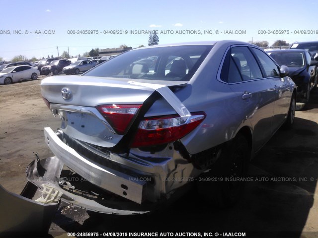 4T1BF1FK9HU436805 - 2017 TOYOTA CAMRY LE/XLE/SE/XSE SILVER photo 4