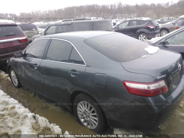 4T4BE46K68R045525 - 2008 TOYOTA CAMRY CE/LE/XLE/SE GRAY photo 3
