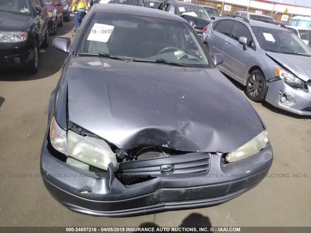 4T1BF22KXWU927389 - 1998 TOYOTA CAMRY CE/LE/XLE GRAY photo 6
