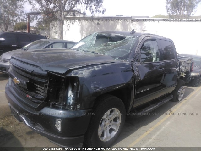 3GCUKREC6JG556992 - 2018 CHEVROLET SILVERADO K1500 LT GRAY photo 2