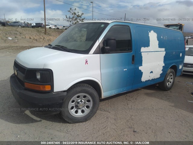 1GCSHAF46B1183063 - 2011 CHEVROLET EXPRESS G1500  WHITE photo 2