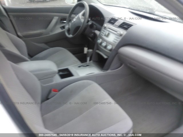 4T1BE46K78U792934 - 2008 TOYOTA CAMRY CE/LE/XLE/SE WHITE photo 5
