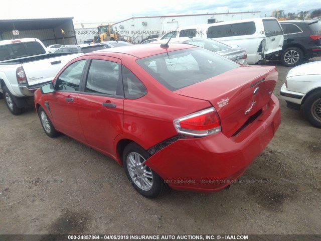 1FAHP35N48W272649 - 2008 FORD FOCUS SE/SEL/SES RED photo 3