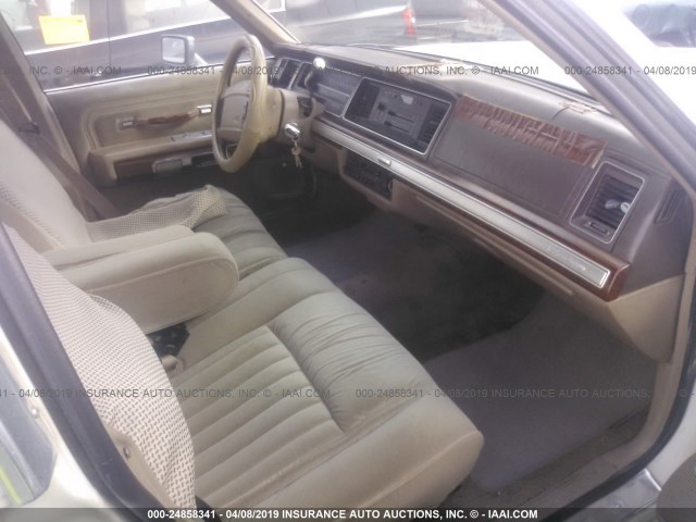 2FACP74F1MX111797 - 1991 FORD CROWN VICTORIA LX WHITE photo 5