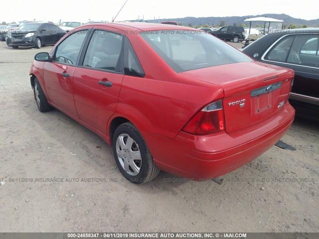 1FAFP34N77W227390 - 2007 FORD FOCUS ZX4/S/SE/SES RED photo 3