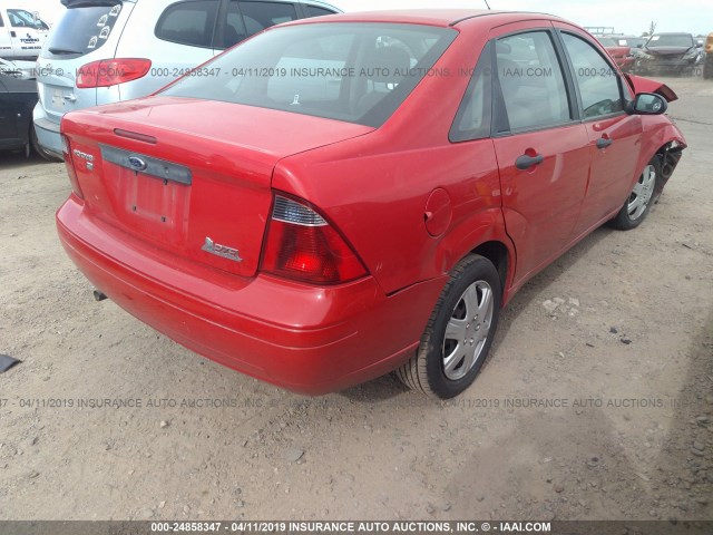 1FAFP34N77W227390 - 2007 FORD FOCUS ZX4/S/SE/SES RED photo 4