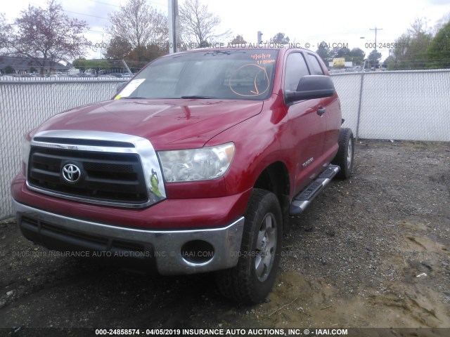 5TFRU5F13BX025042 - 2011 TOYOTA TUNDRA DOUBLE CAB SR5 RED photo 2