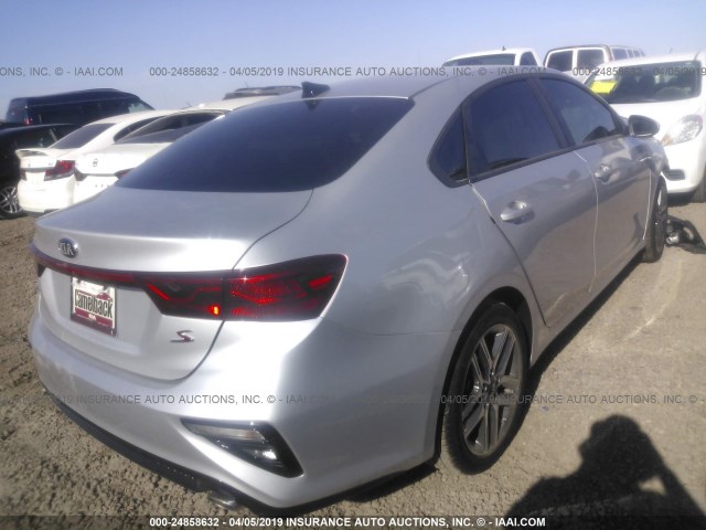 3KPF34AD4KE023088 - 2019 KIA FORTE GT LINE/S SILVER photo 4