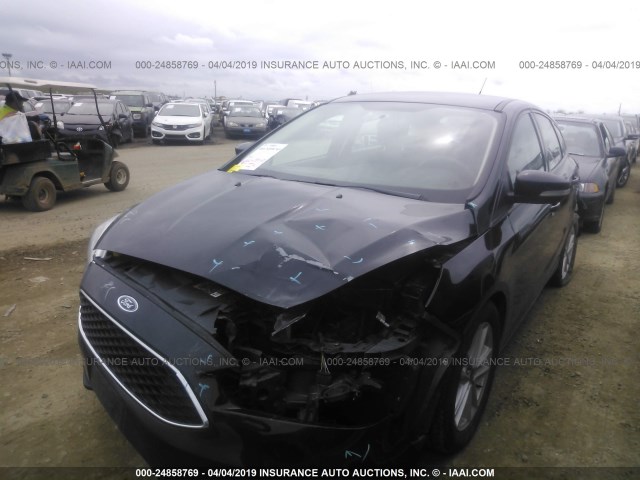 1FADP3K22HL232306 - 2017 FORD FOCUS SE BLACK photo 2