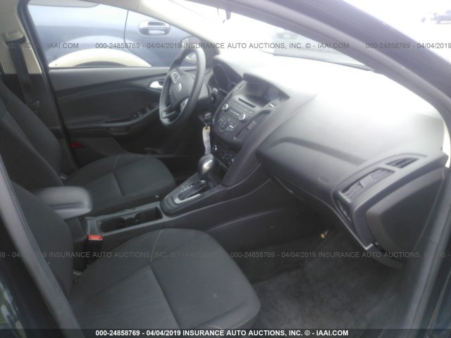 1FADP3K22HL232306 - 2017 FORD FOCUS SE BLACK photo 5