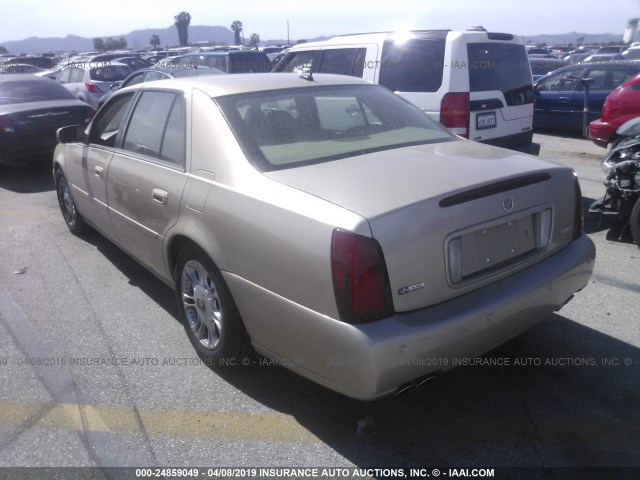 1G6KF57935U162409 - 2005 CADILLAC DEVILLE DTS GOLD photo 3