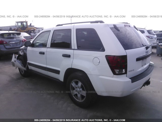 1J4HR48N55C696550 - 2005 JEEP GRAND CHEROKEE LAREDO/COLUMBIA/FREEDOM 白色 照片 3