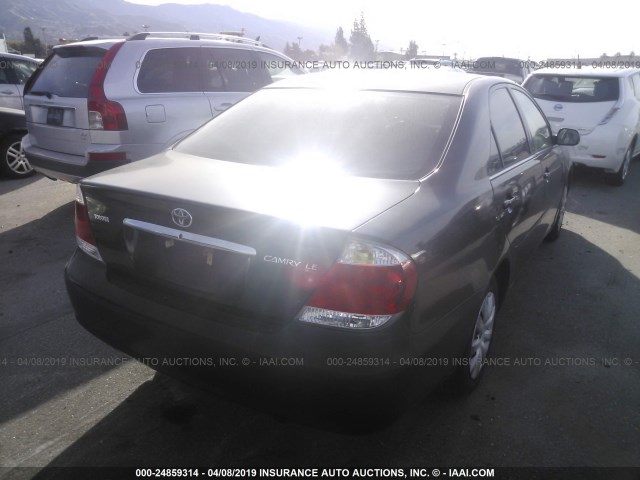 4T1BE32K55U424120 - 2005 TOYOTA CAMRY LE/XLE/SE BLACK photo 4