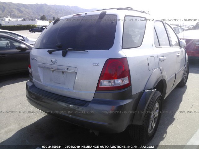 KNDJD733355469102 - 2005 KIA SORENTO EX/LX SILVER photo 4