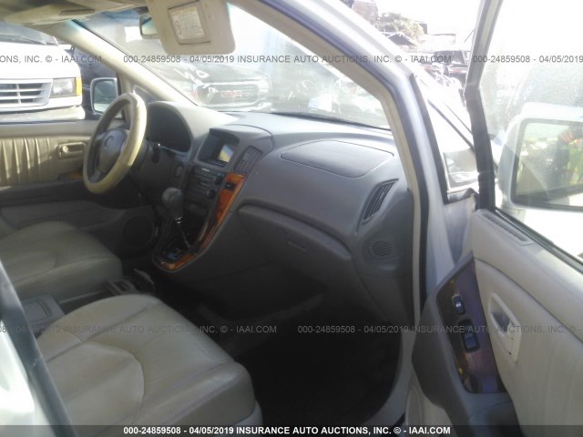 JT6HF10U0Y0158609 - 2000 LEXUS RX 300 WHITE photo 5