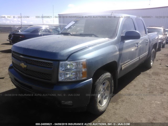 3GCEK233X9G275918 - 2009 CHEVROLET SILVERADO K1500 LT BLUE photo 2