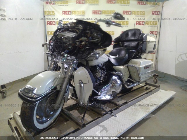 1HD1FCW182Y637273 - 2002 HARLEY-DAVIDSON FLHTCUI WHITE photo 2