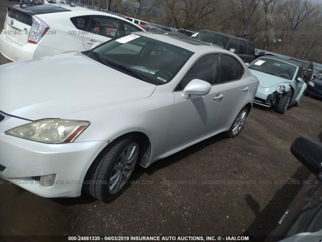 JTHCK262585020835 - 2008 LEXUS IS 250 WHITE photo 2