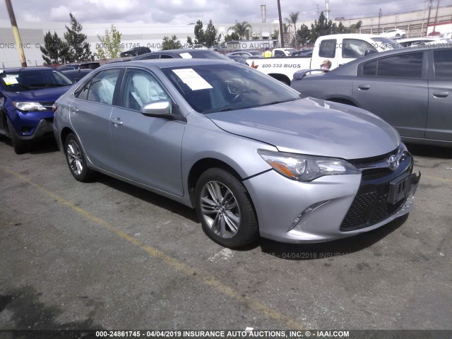 4T1BF1FK2FU020656 - 2015 TOYOTA CAMRY LE/XLE/SE/XSE SILVER photo 1