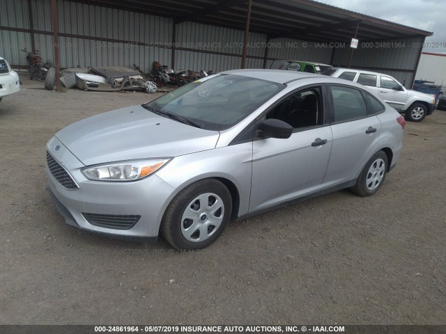 1FADP3E24JL241123 - 2018 FORD FOCUS SILVER photo 2