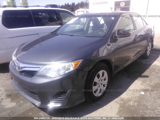 4T4BF1FK0CR217780 - 2012 TOYOTA CAMRY SE/LE/XLE ნაცრისფერი ფოტო 2