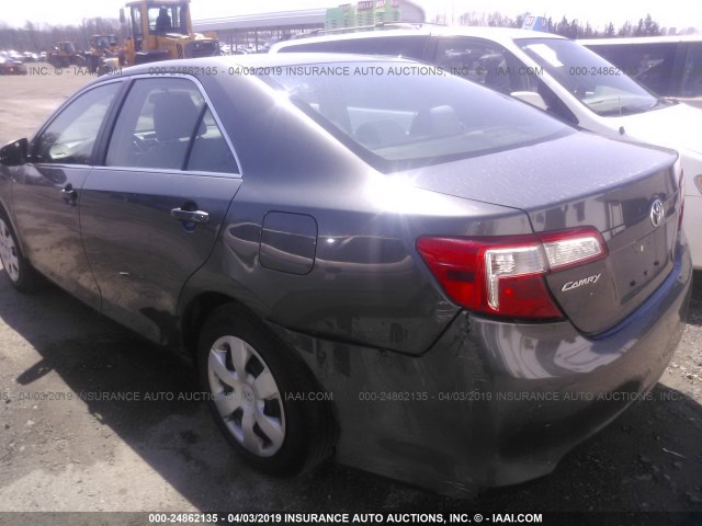 4T4BF1FK0CR217780 - 2012 TOYOTA CAMRY SE/LE/XLE ნაცრისფერი ფოტო 3