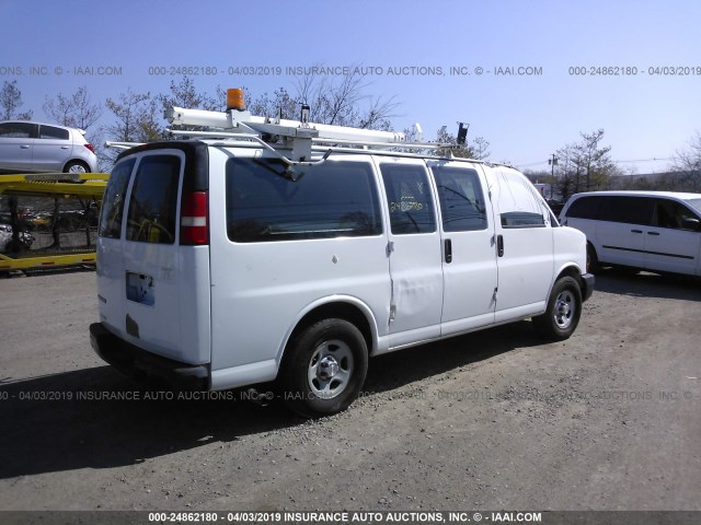 1GCFG15X181219427 - 2008 CHEVROLET EXPRESS G1500  WHITE photo 4