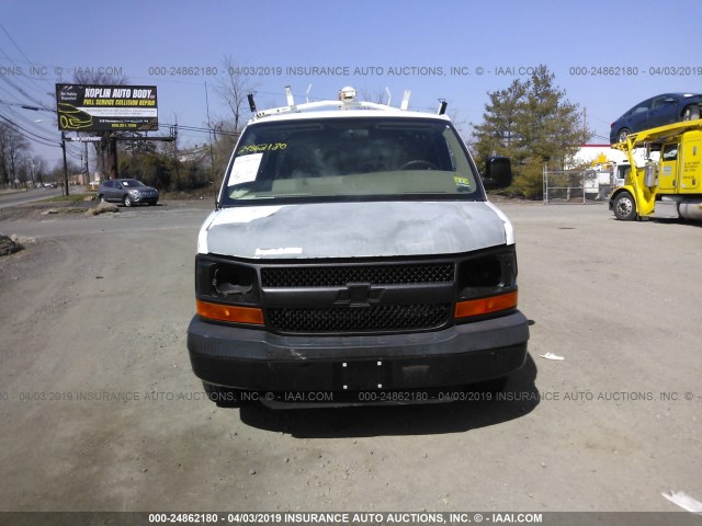 1GCFG15X181219427 - 2008 CHEVROLET EXPRESS G1500  WHITE photo 6