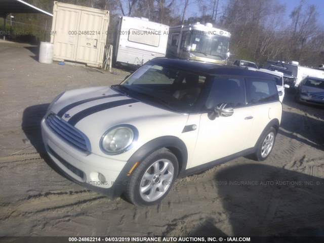 WMWML33569TN69199 - 2009 MINI COOPER CLUBMAN CREAM photo 2