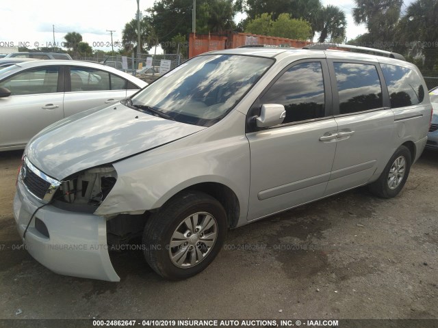 KNDMG4C79C6498505 - 2012 KIA SEDONA LX SILVER photo 2