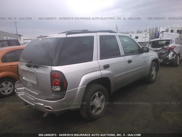 1GNDT13S382102024 - 2008 CHEVROLET TRAILBLAZER LS/LT SILVER photo 4