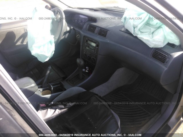 4T1BG22K8YU003890 - 2000 TOYOTA CAMRY CE/LE/XLE 银色 照片 5