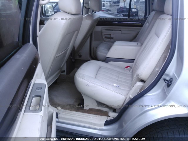 5LMEU88H04ZJ33757 - 2004 LINCOLN AVIATOR 银色 照片 8