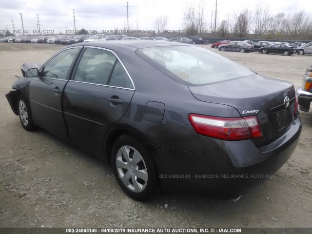 4T1BK46K27U028979 - 2007 TOYOTA CAMRY NEW GENERAT LE/XLE/SE GRAY photo 3