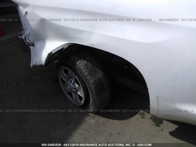 5TFRM5F10HX109649 - 2017 TOYOTA TUNDRA DOUBLE CAB SR/SR5 WHITE photo 6
