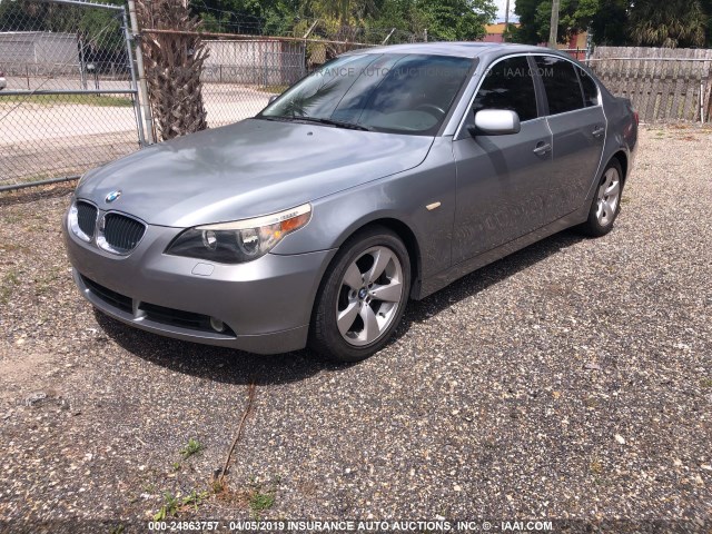 WBANE53566CK85321 - 2006 BMW 525 I GRAY photo 2