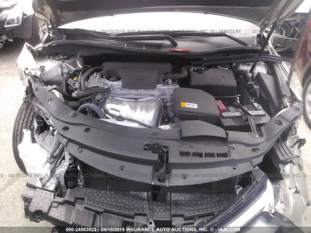 4T1BF1FK1HU795100 - 2017 TOYOTA CAMRY LE/XLE/SE/XSE ოქროსფერი ფოტო 10