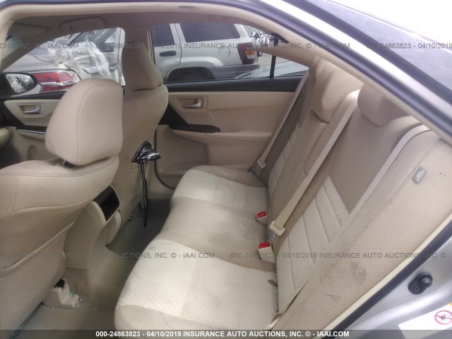 4T1BF1FK1HU795100 - 2017 TOYOTA CAMRY LE/XLE/SE/XSE ოქროსფერი ფოტო 8