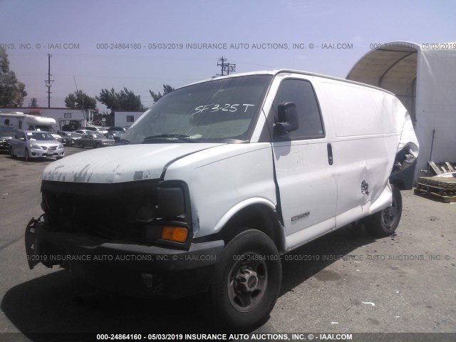 1GTHG35U451245008 - 2005 GMC SAVANA G3500 WHITE photo 2