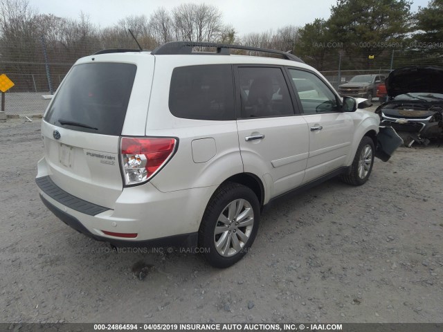 JF2SHADC0DH442202 - 2013 SUBARU FORESTER 2.5X PREMIUM WHITE photo 4