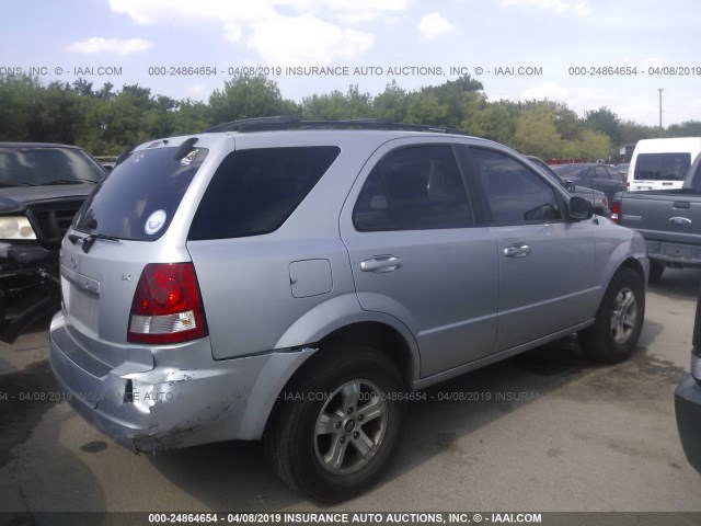 KNDJD733455466354 - 2005 KIA SORENTO EX/LX SILVER photo 4