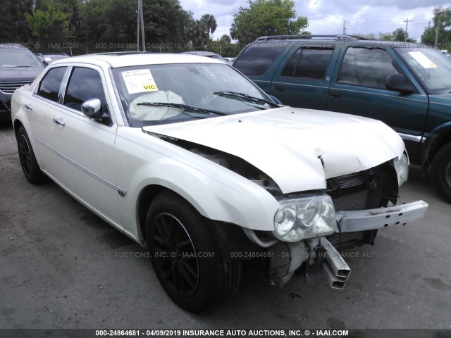 2C3KA63H16H518704 - 2006 CHRYSLER 300C WHITE photo 1