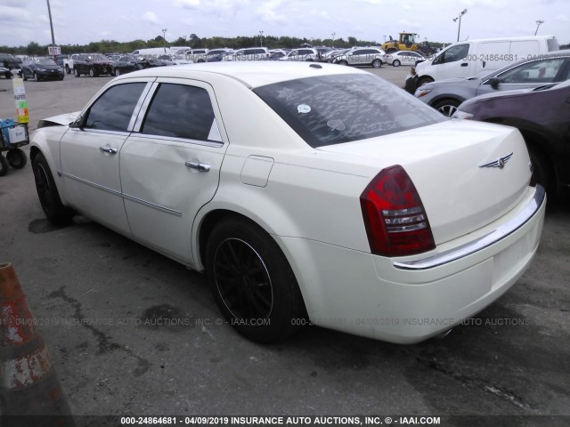 2C3KA63H16H518704 - 2006 CHRYSLER 300C WHITE photo 3