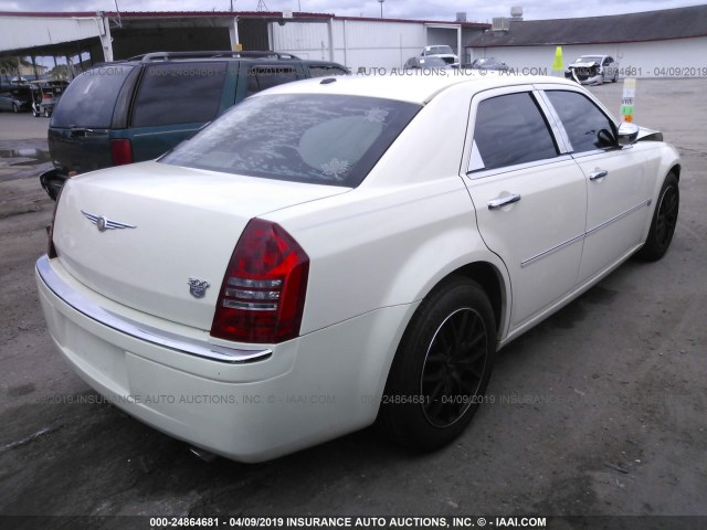 2C3KA63H16H518704 - 2006 CHRYSLER 300C WHITE photo 4