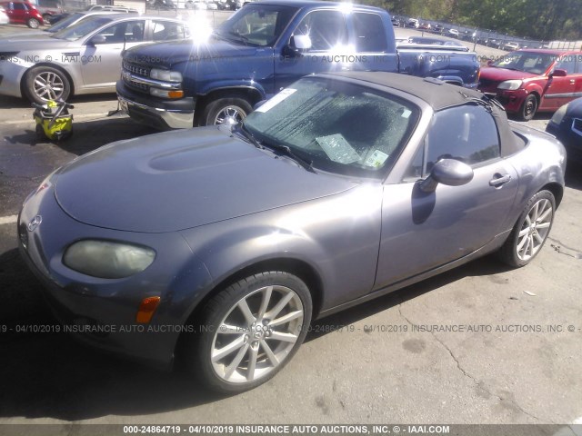 JM1NC25F360118624 - 2006 MAZDA MX-5 MIATA GRAY photo 2