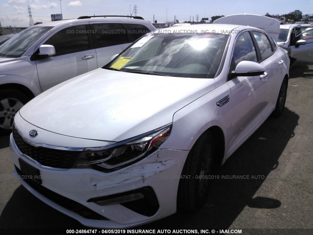 5XXGT4L39KG335777 - 2019 KIA OPTIMA LX/S WHITE photo 2