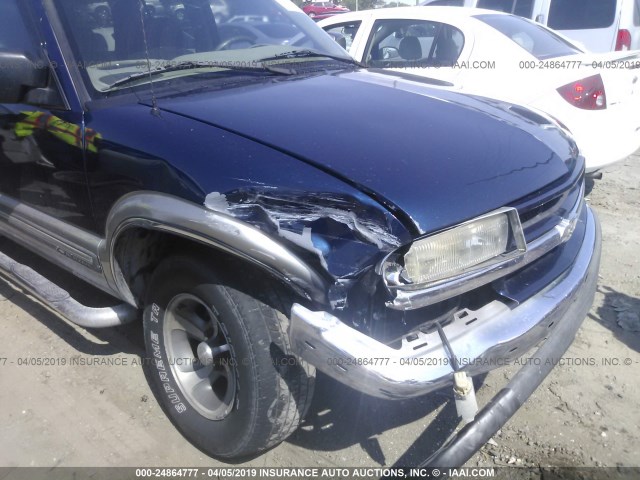 1GNCS13W1Y2107093 - 2000 CHEVROLET BLAZER BLUE photo 6