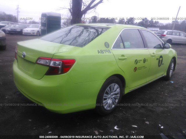 4T1BD1FK8CU037981 - 2012 TOYOTA CAMRY HYBRID/LE/XLE 绿色 照片 4
